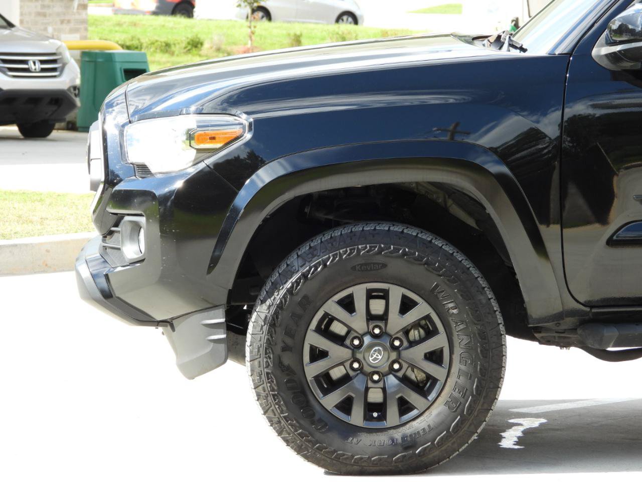 Used 2022 Toyota Tacoma SR5 RWD image 32