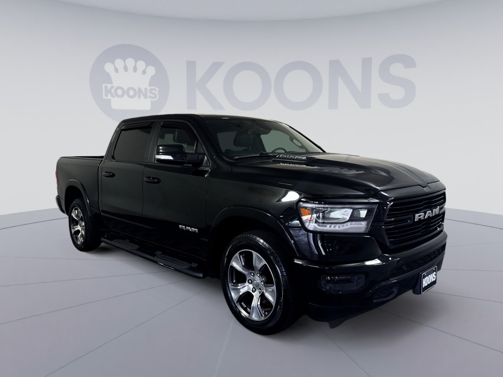 Used 2019 RAM 1500 Laramie w/ Sport Appearance Package AWD/4WD image 10
