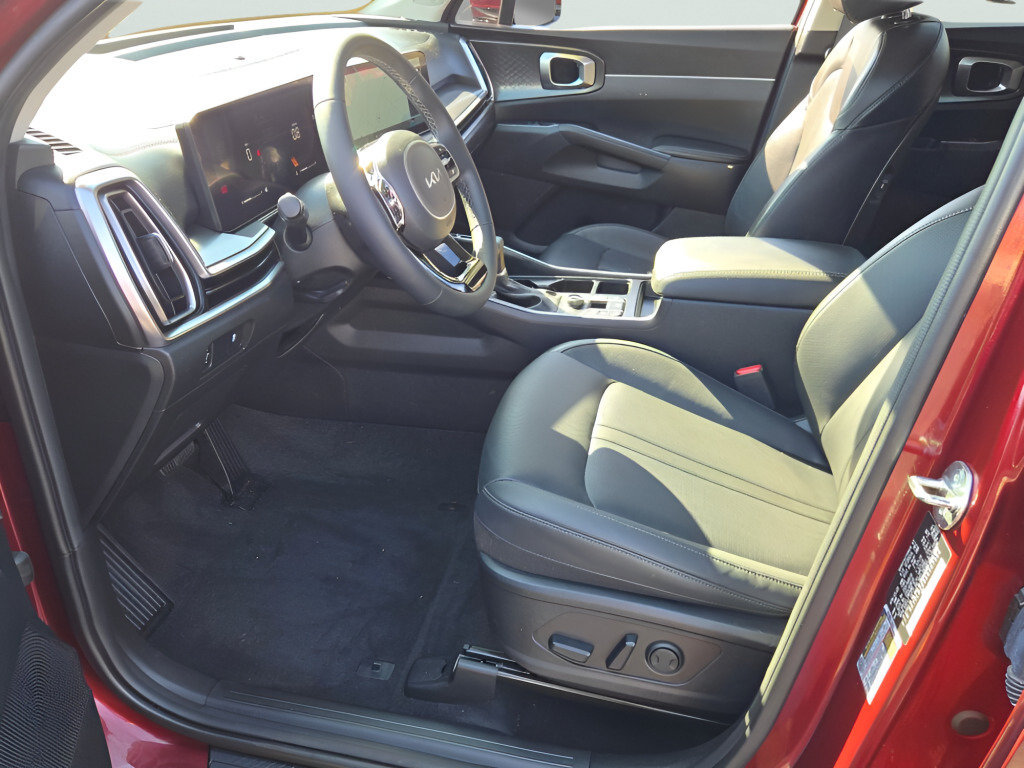 Used 2025 Kia Sorento S AWD/4WD image 28