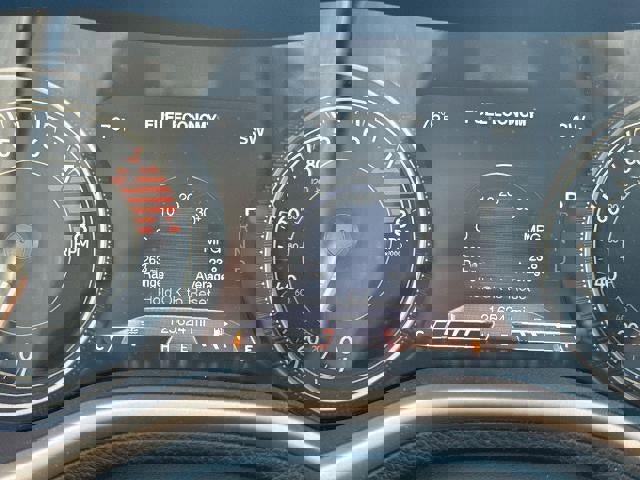 Used 2018 Jeep Cherokee Limited w/ Technology Group image 12