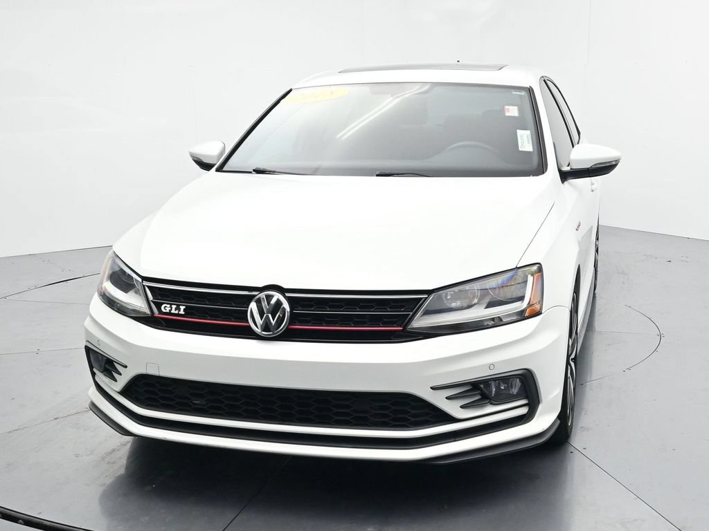 Used 2018 Volkswagen Jetta GLI FWD image 3