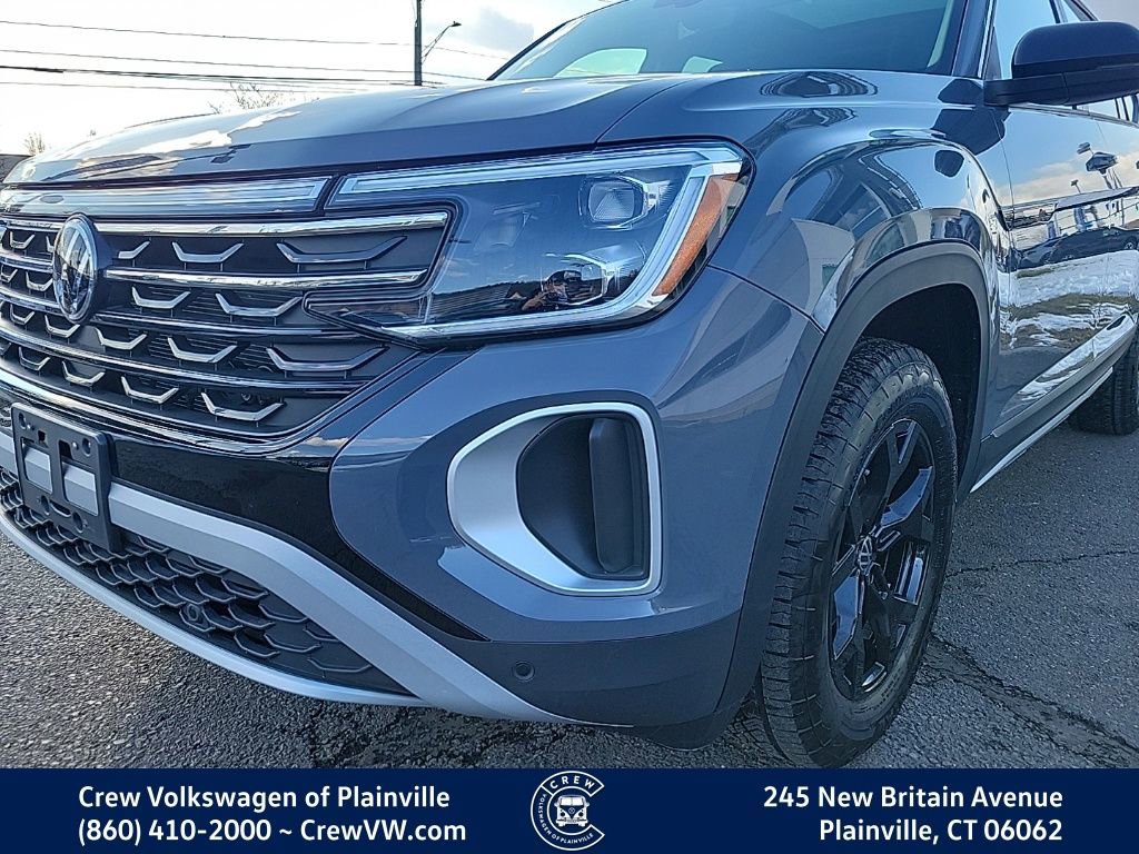 Certified 2025 Volkswagen Atlas Peak Edition SE image 24