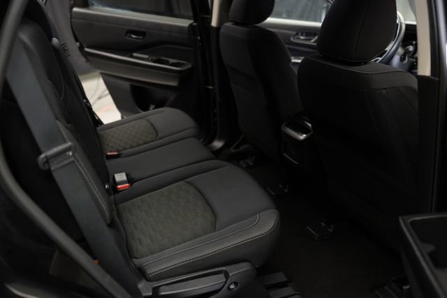 Used 2024 Nissan Pathfinder SV AWD/4WD image 23