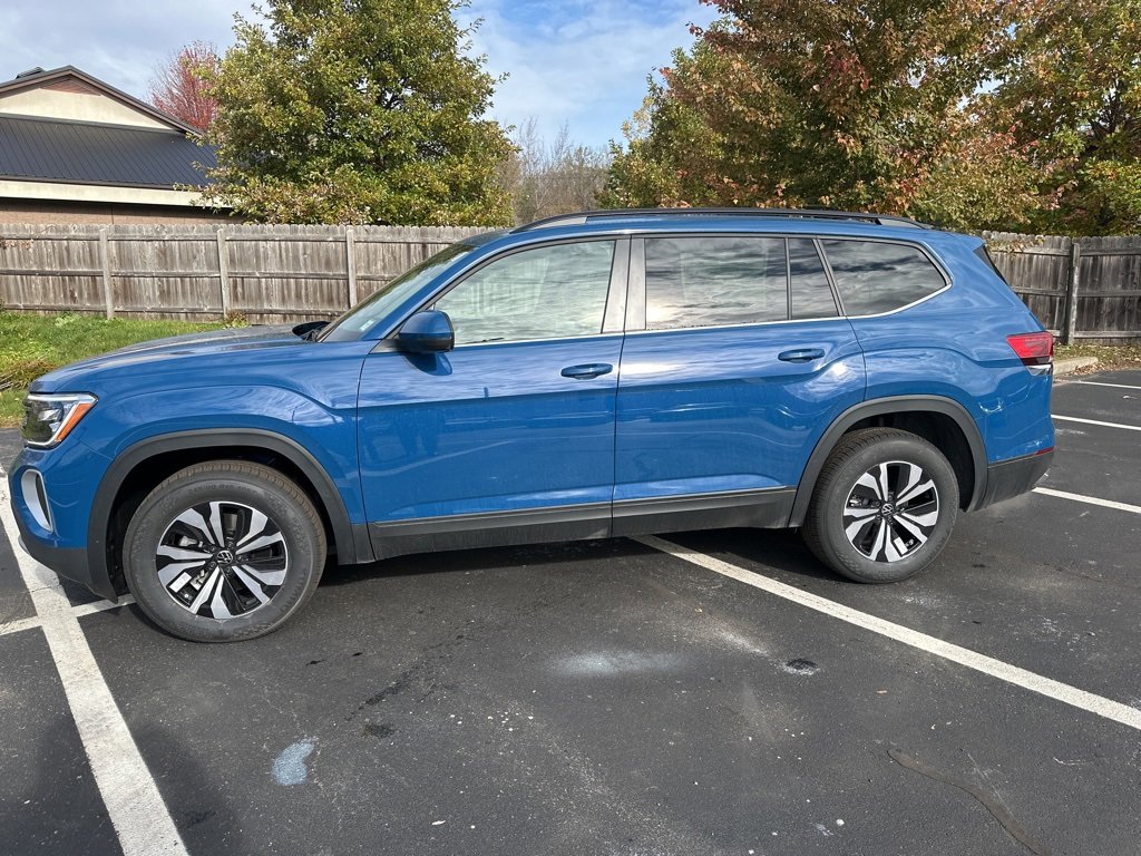 New 2026 Volkswagen Atlas SE image 2