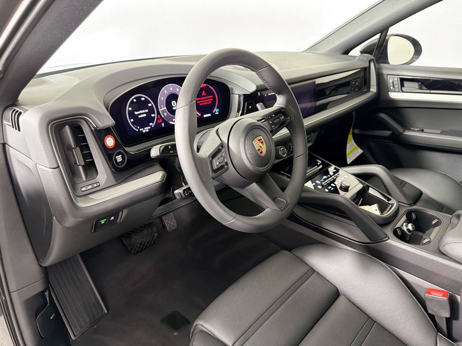 Certified 2025 Porsche Cayenne Coupe AWD/4WD image 4