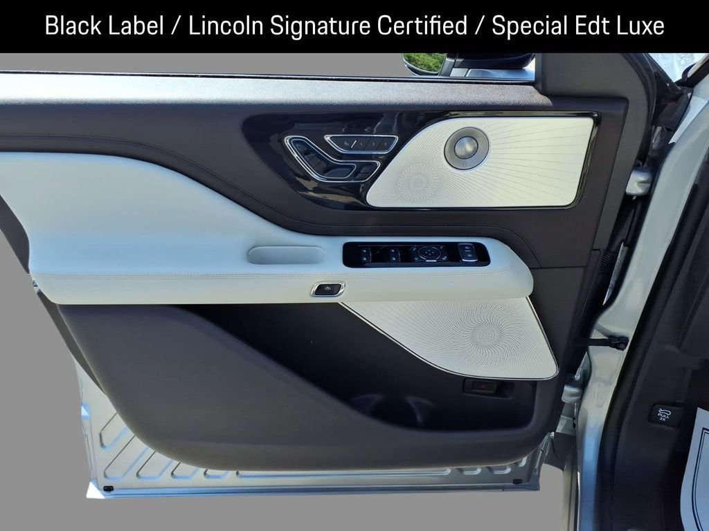 Certified 2024 Lincoln Aviator Black Label image 16