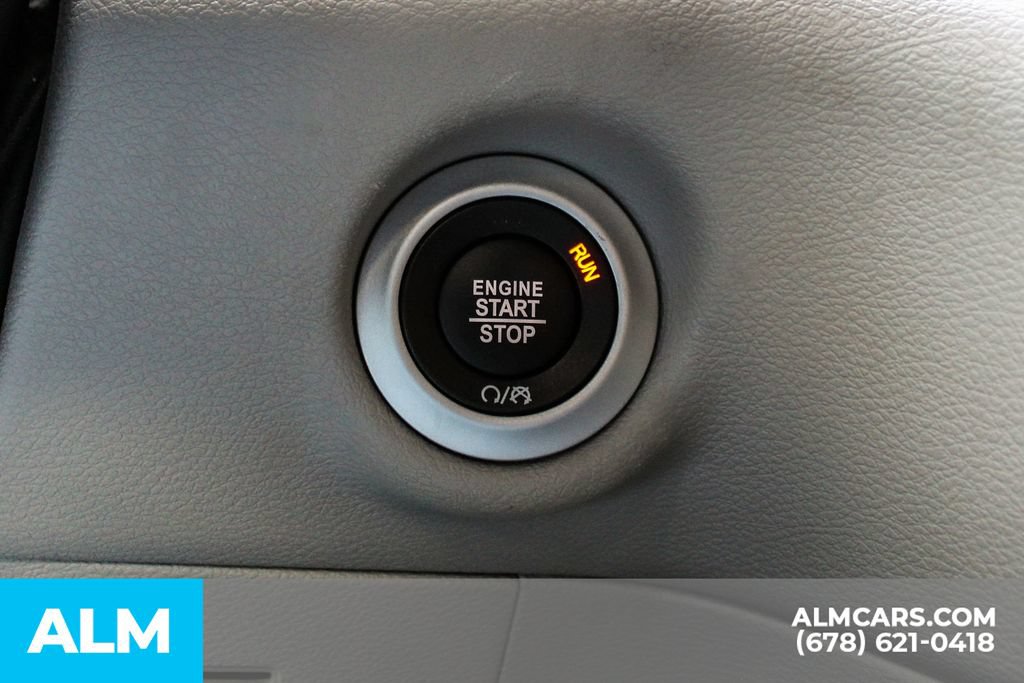 Used 2023 Chrysler Pacifica Touring-L FWD image 27