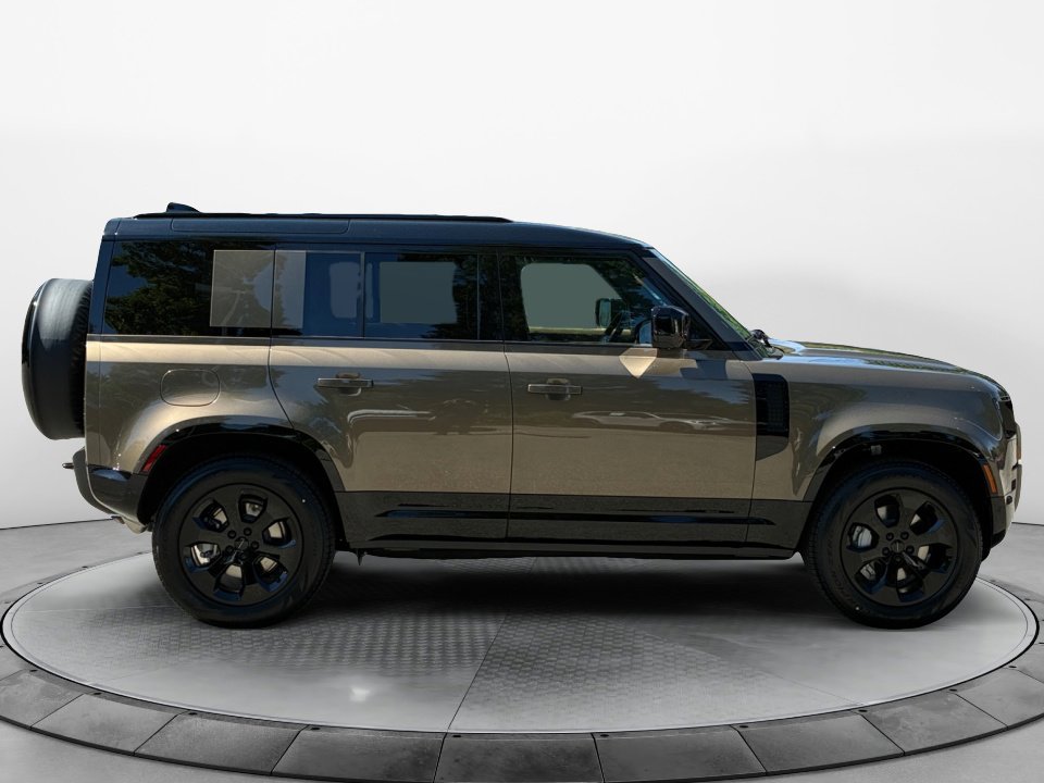 New 2026 Land Rover Defender 110 X-Dynamic SE AWD/4WD image 8