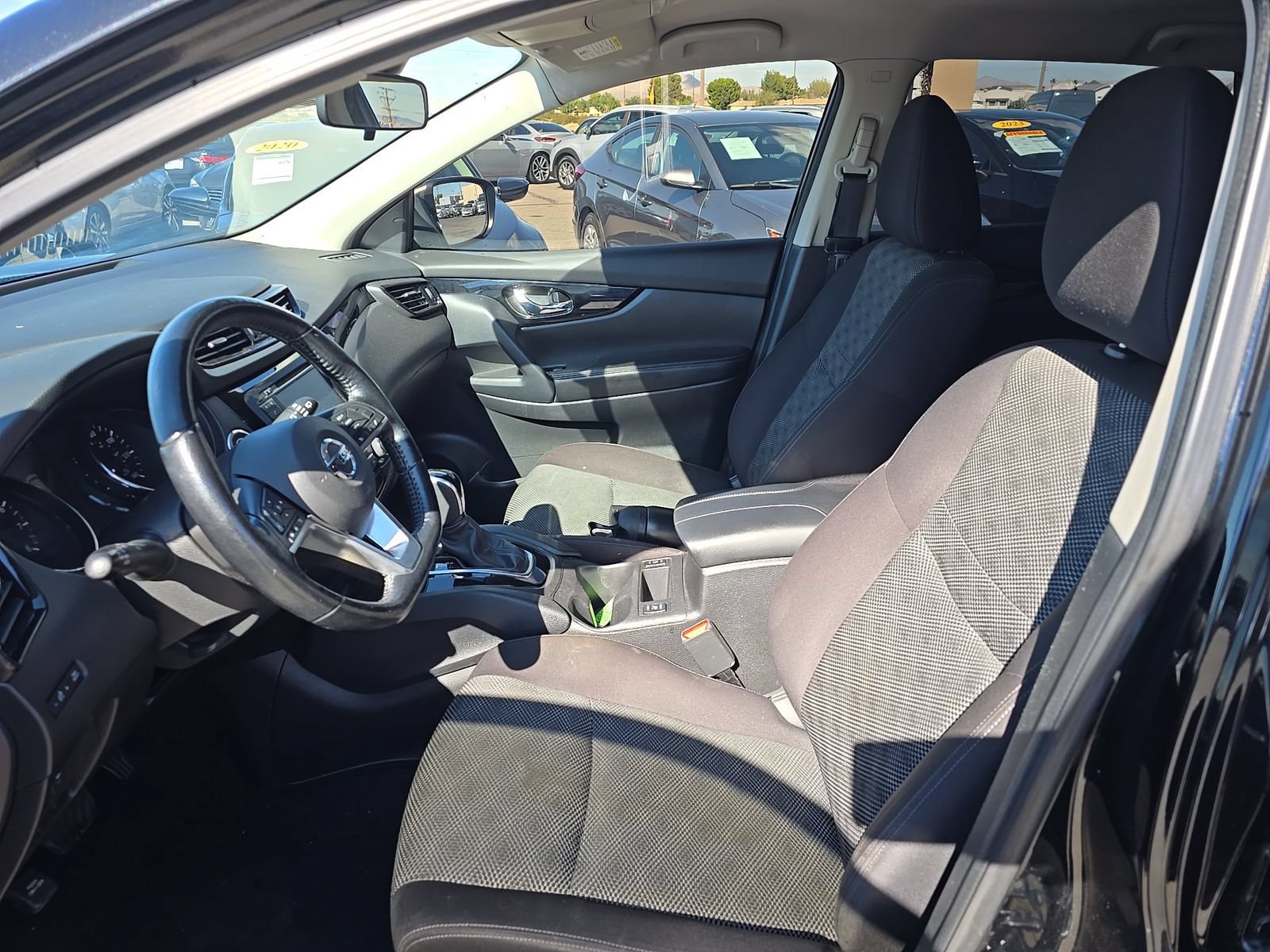 Used 2022 Nissan Rogue Sport SV FWD image 5