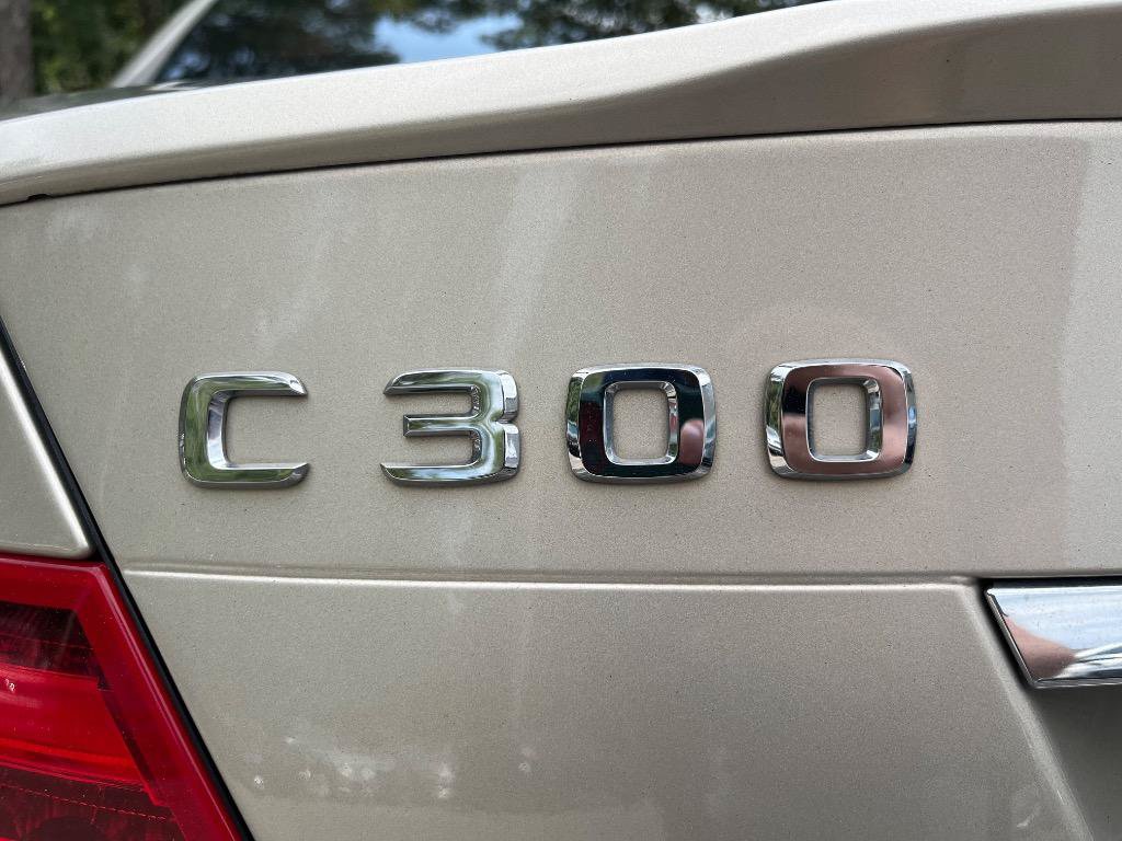 Used 2012 Mercedes-Benz C 300 4MATIC Sedan image 8