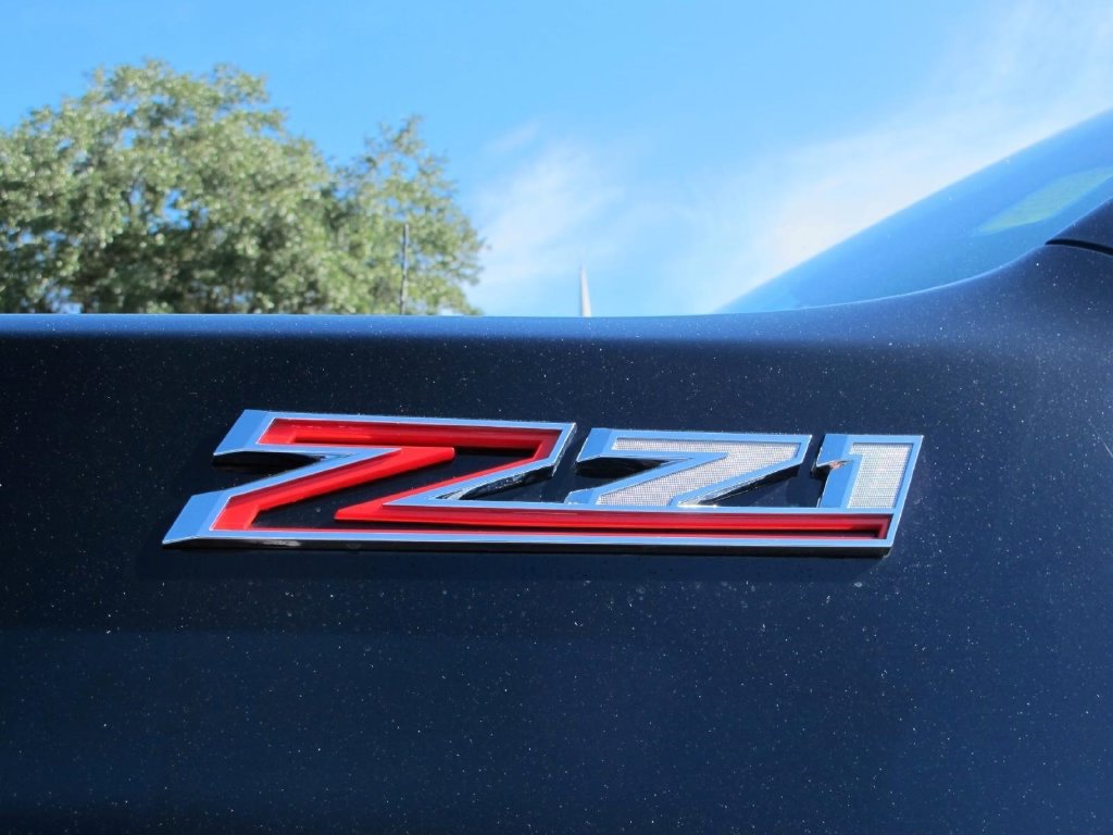 Used 2024 Chevrolet Silverado 2500 LTZ w/ LTZ Plus Package AWD/4WD image 9
