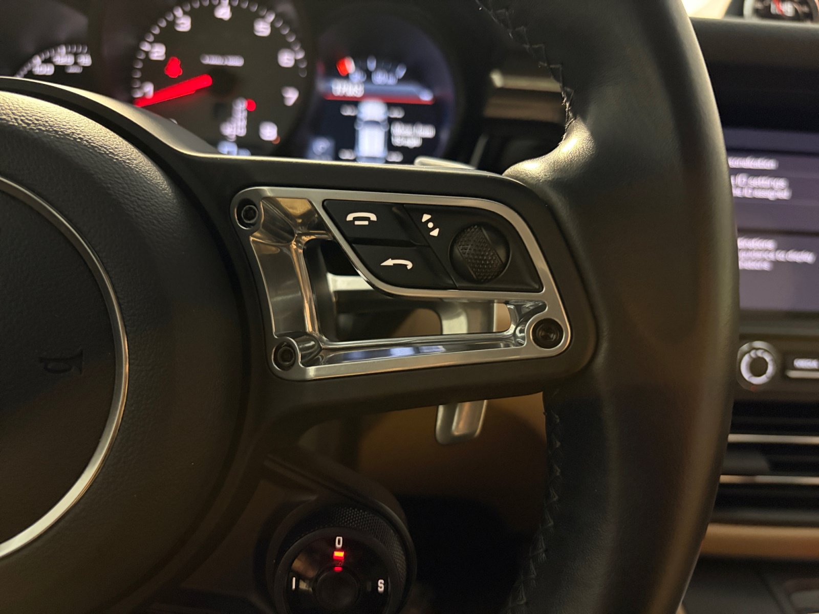 Certified 2020 Porsche Macan S AWD/4WD image 38