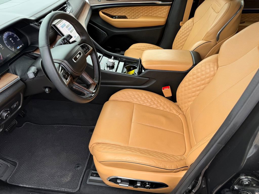 Used 2024 Jeep Grand Cherokee L Summit image 13