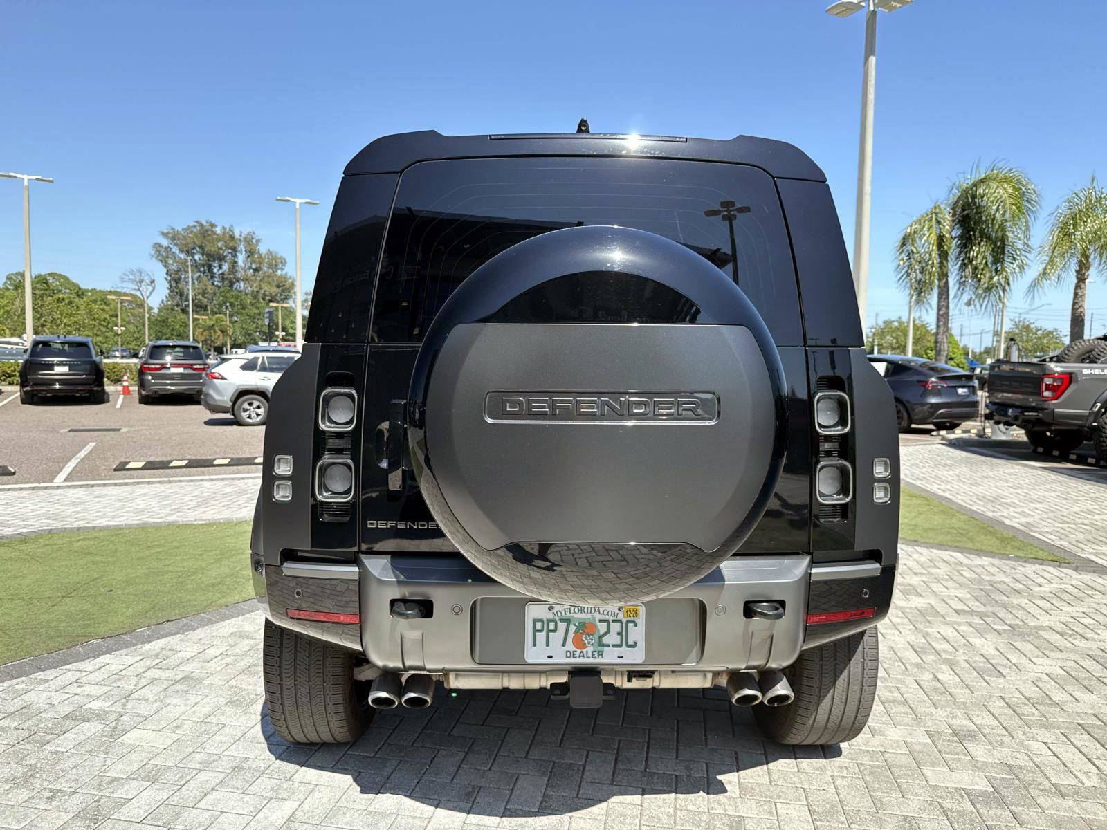 Used 2024 Land Rover Defender 110 Carpathian Edition image 10