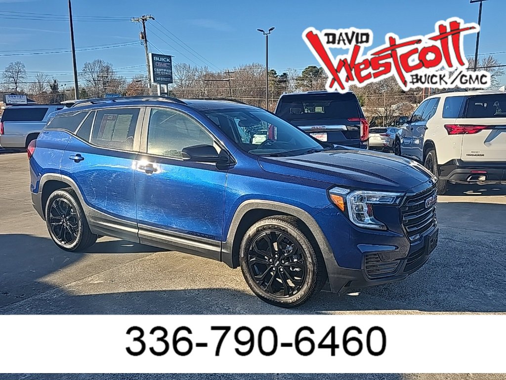 Used 2022 GMC Terrain SLE w/ Driver Convenience Package image 1