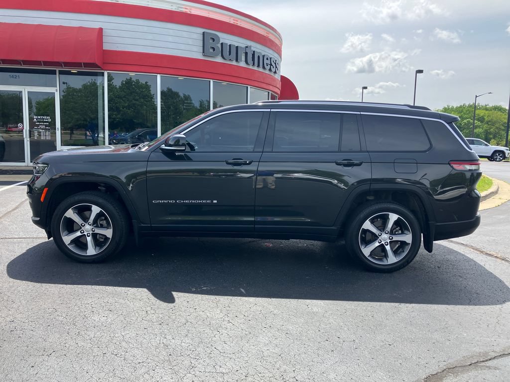 Used 2023 Jeep Grand Cherokee L Limited w/ Trailer Tow Group (B) AWD/4WD image 7