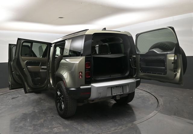 Used 2024 Land Rover Defender 110 S image 32