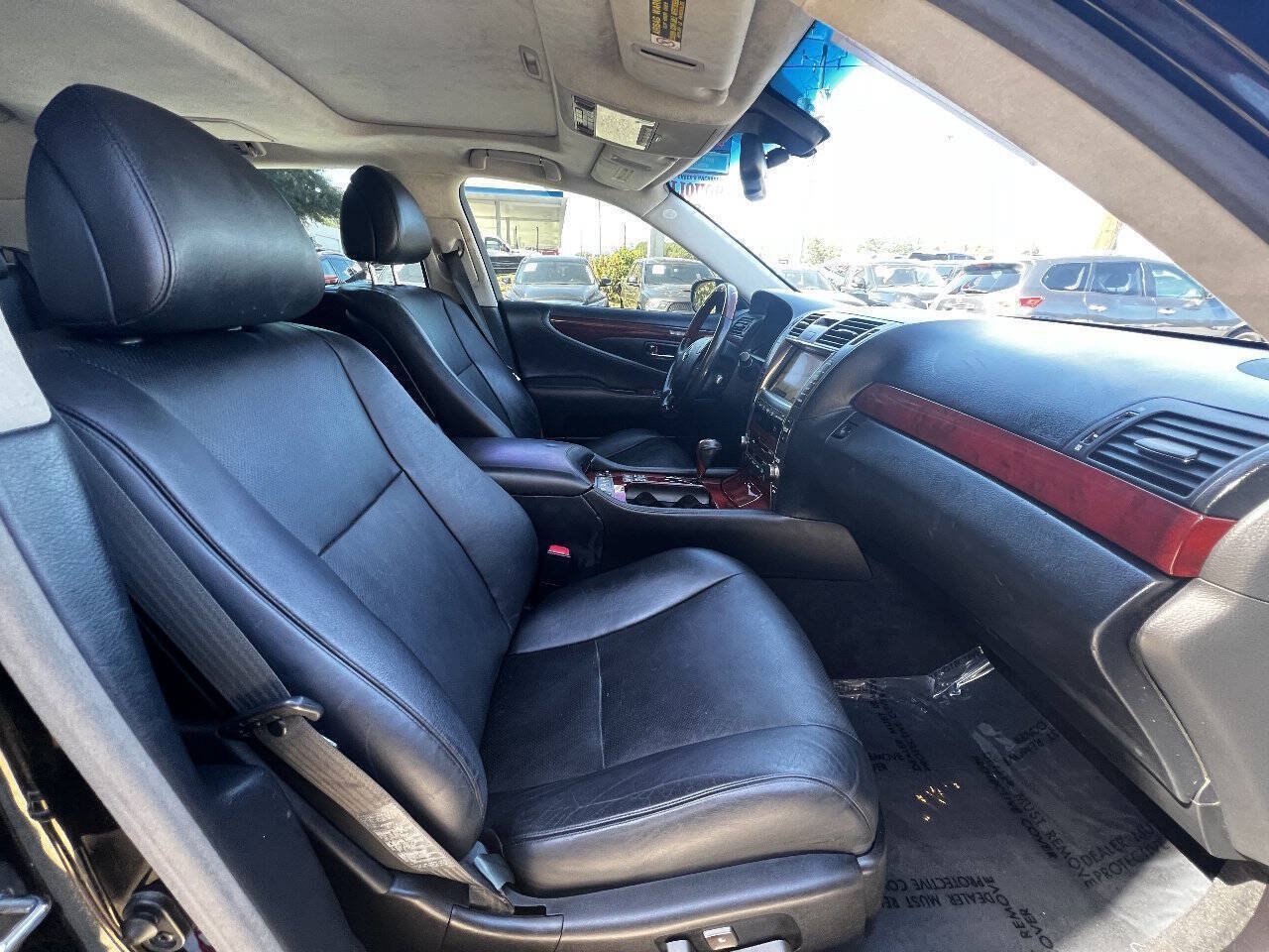 Used 2007 Lexus LS 460 L RWD image 13