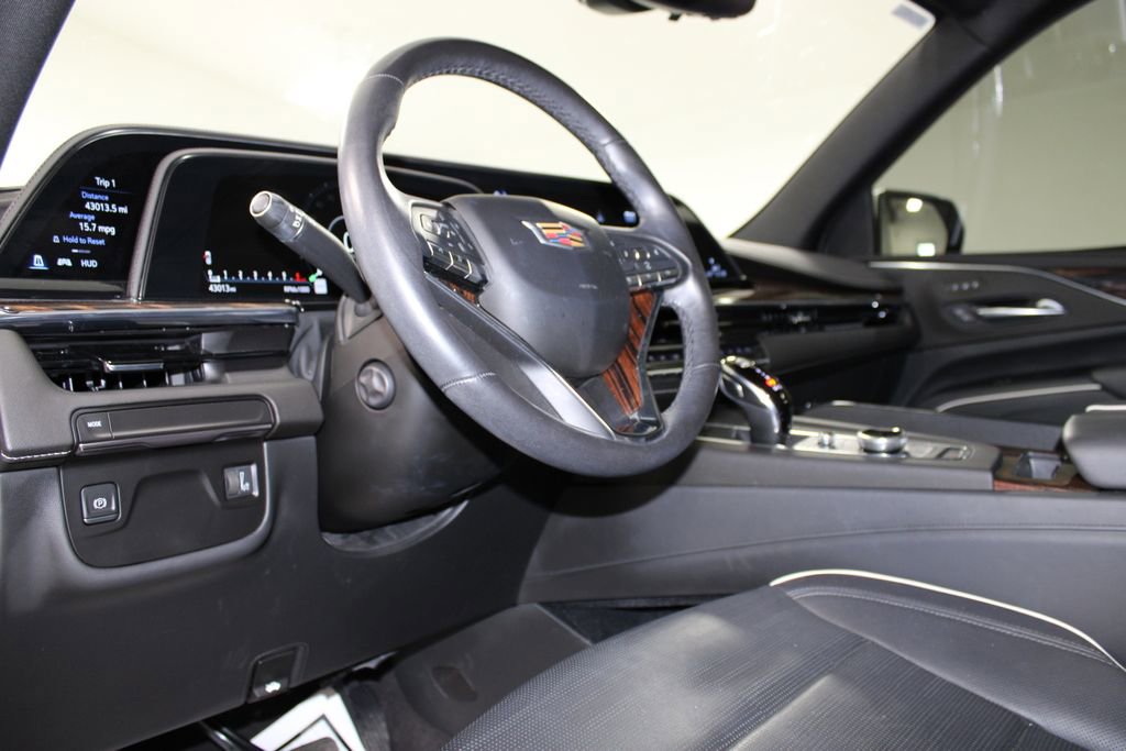 Used 2023 Cadillac Escalade Premium Luxury w/ LPO, Illumination Package image 18