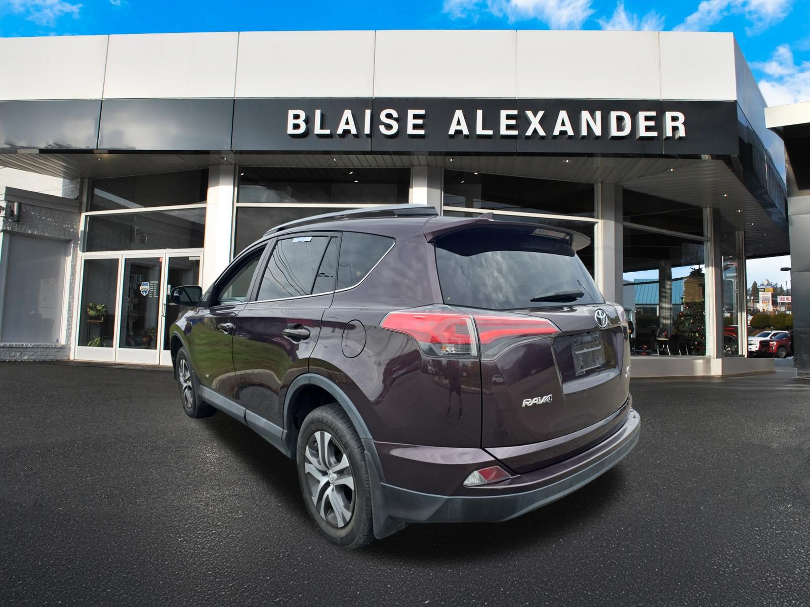 Used 2016 Toyota RAV4 LE AWD/4WD image 6
