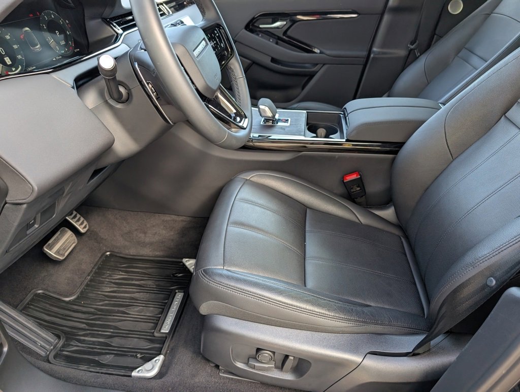 Used 2024 Land Rover Range Rover Evoque Dynamic SE image 25