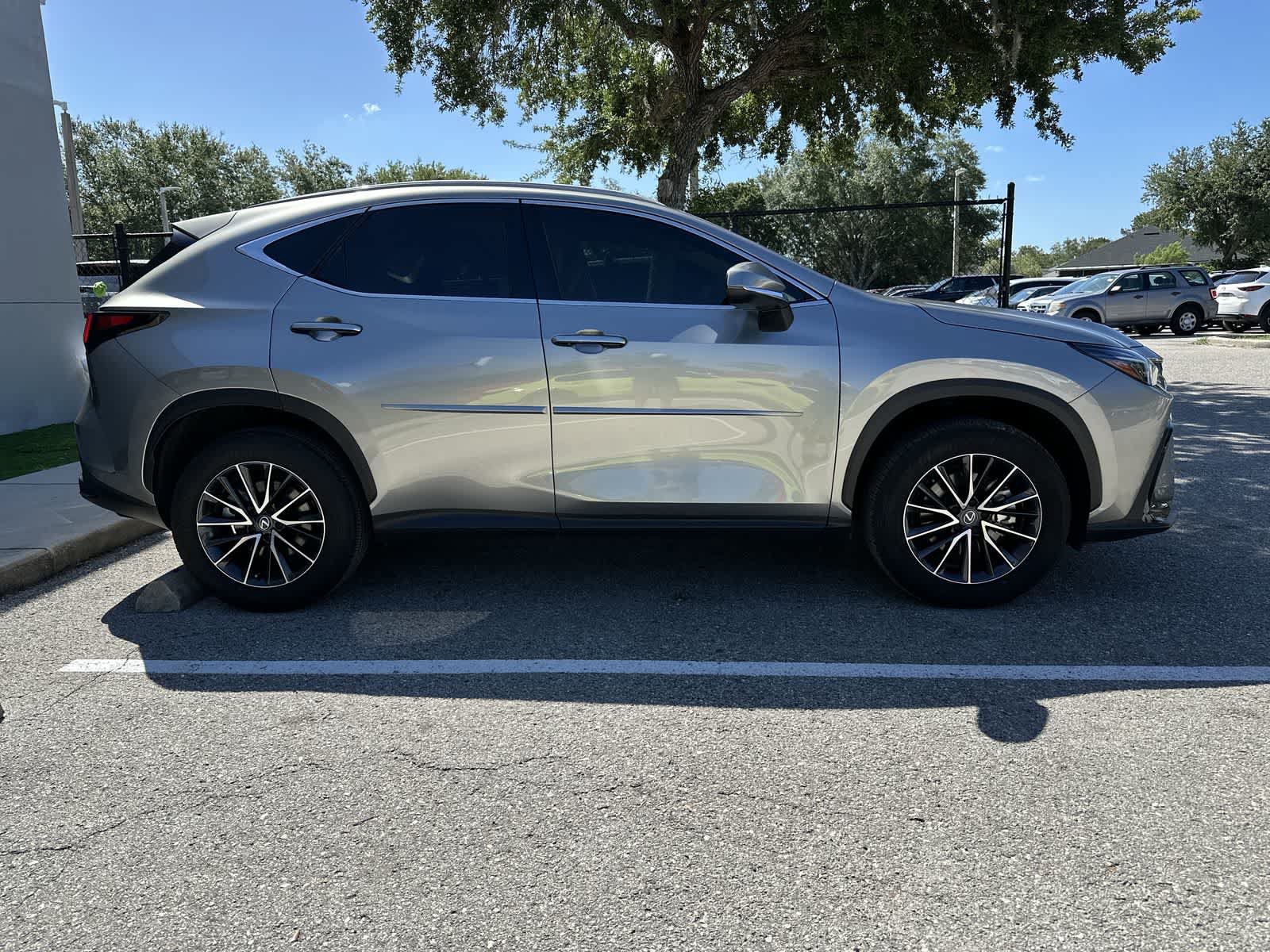 Used 2025 Lexus NX 250 FWD w/ Towing Package (2000 Lbs) image 10