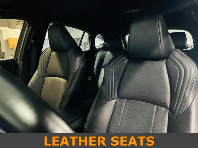 Used 2022 Toyota Venza Limited AWD/4WD image 2