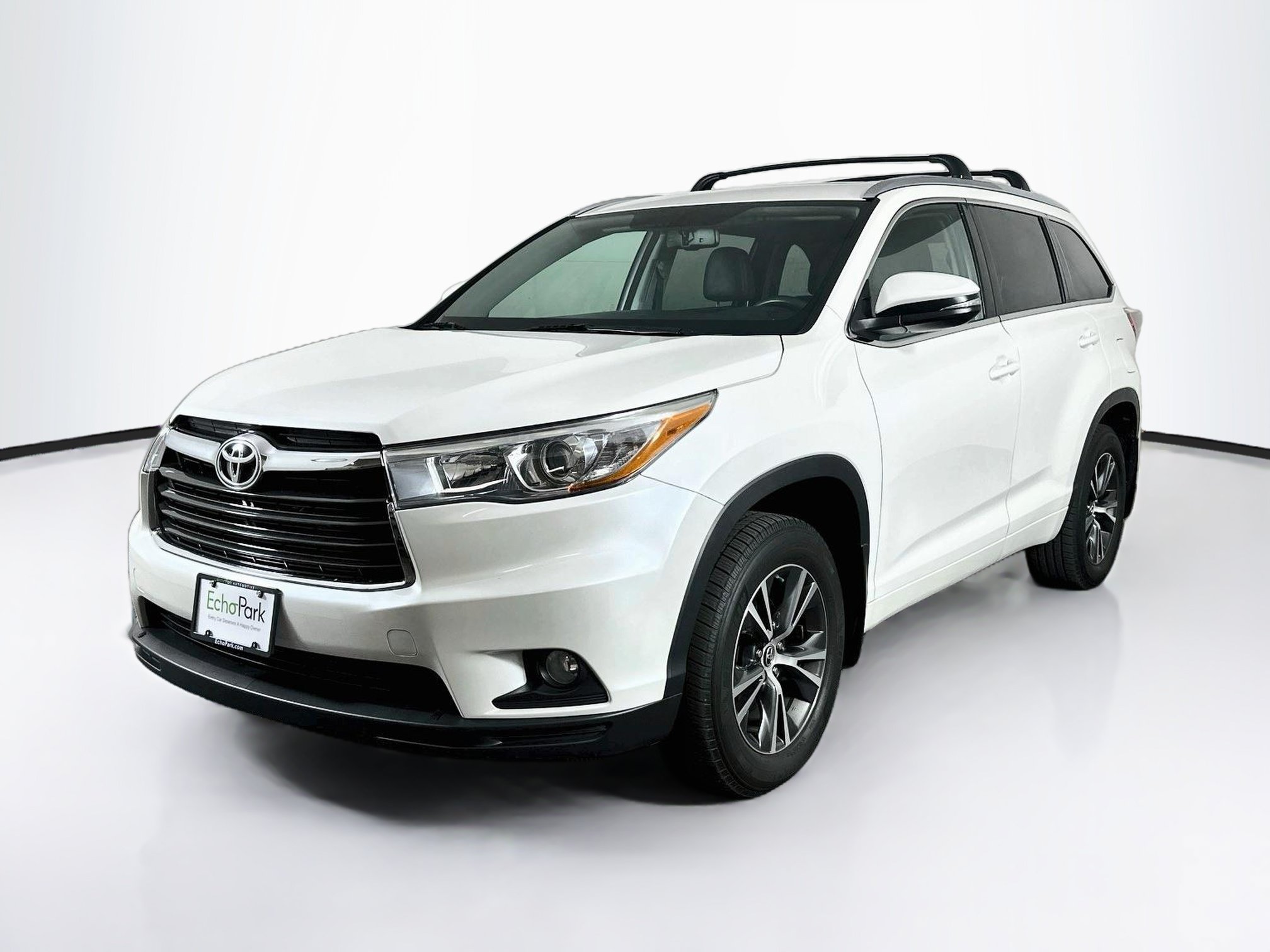 Used 2016 Toyota Highlander XLE AWD/4WD image 3