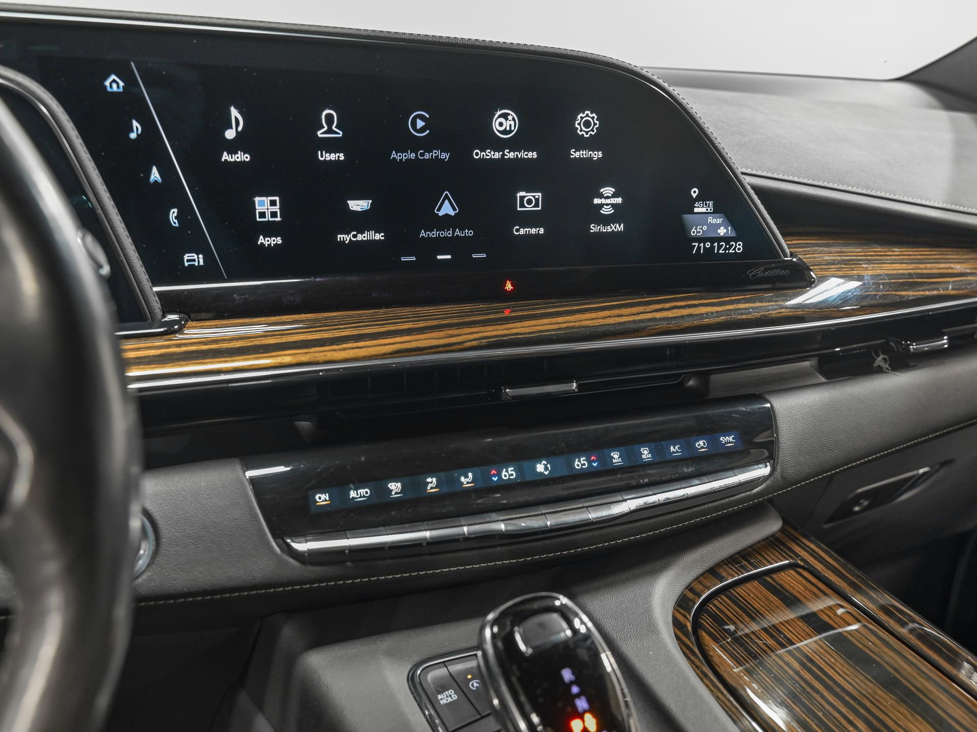 Used 2023 Cadillac Escalade ESV Luxury image 22