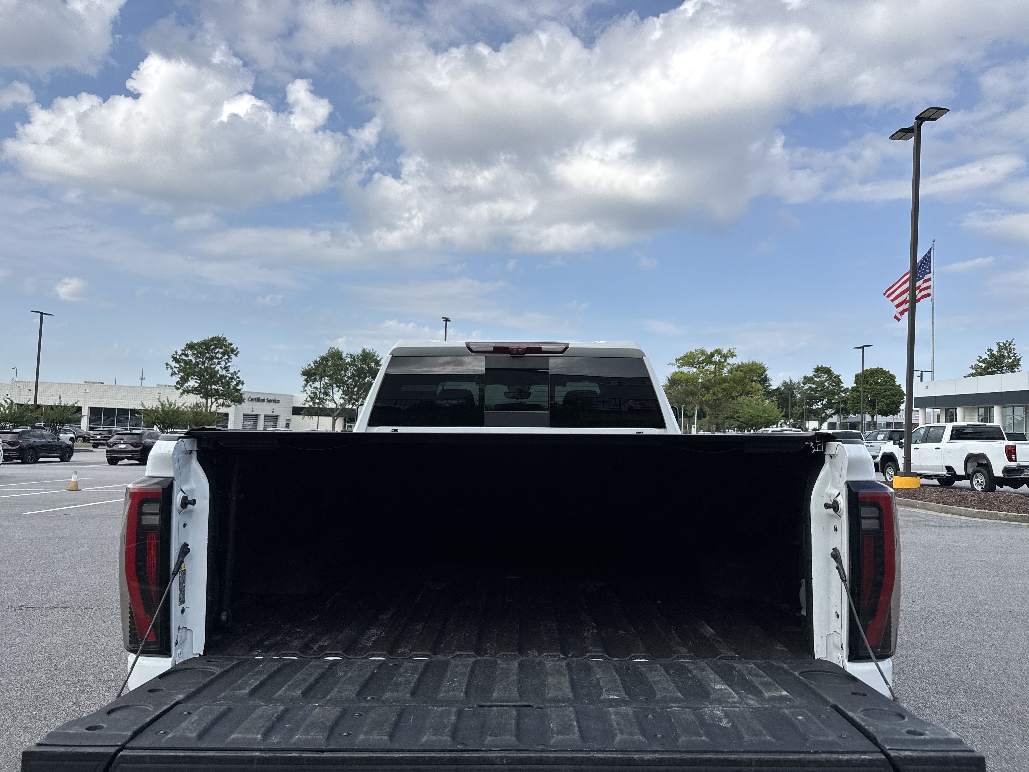 Used 2024 GMC Sierra 2500 AT4 w/ AT4 Premium Plus Package AWD/4WD image 34