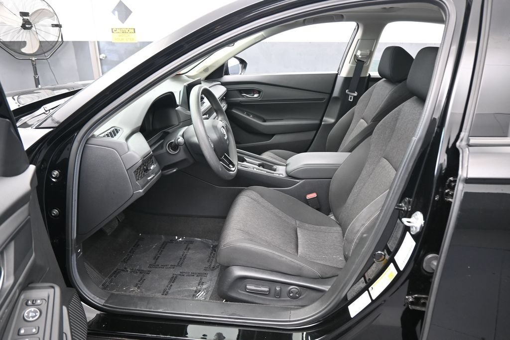 Used 2025 Honda Accord SE image 11
