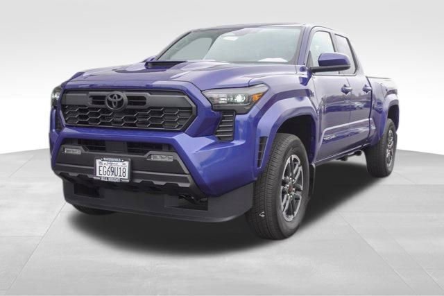 Used 2025 Toyota Tacoma TRD Sport image 9
