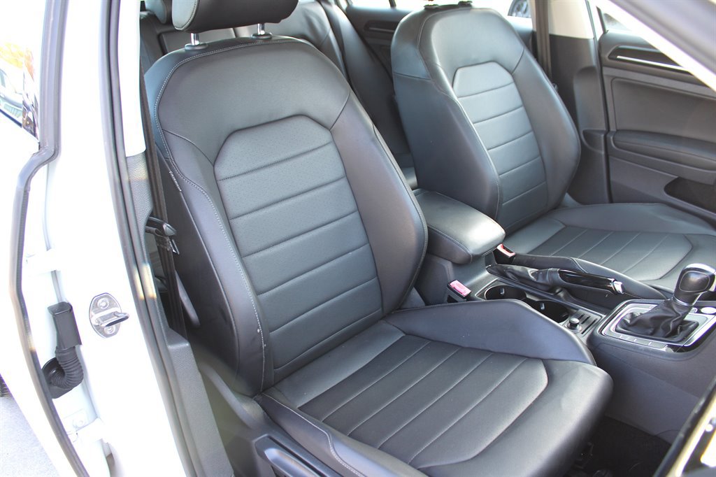 Used 2015 Volkswagen Golf SEL FWD image 16