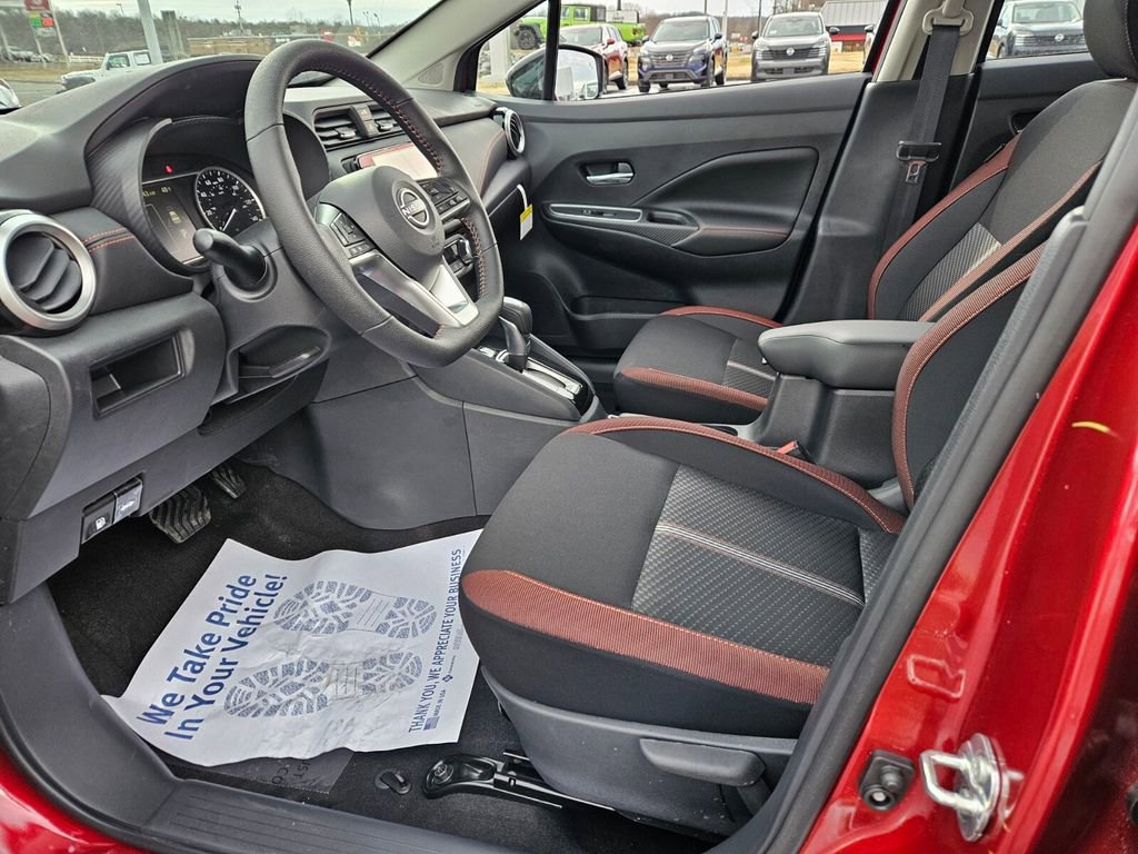 New 2025 Nissan Versa SR w/ Trunk Package image 4