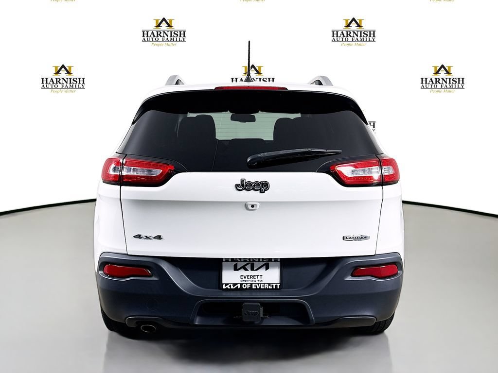 Used 2016 Jeep Cherokee Latitude w/ Comfort/Convenience Group AWD/4WD image 6