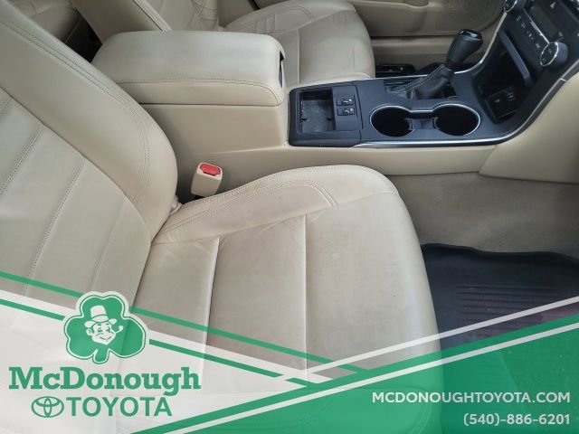 Used 2017 Toyota Camry XLE w/ Moonroof Package image 11