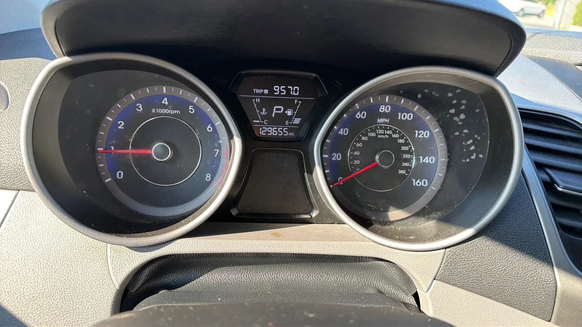 Used 2015 Hyundai Elantra SE FWD image 15