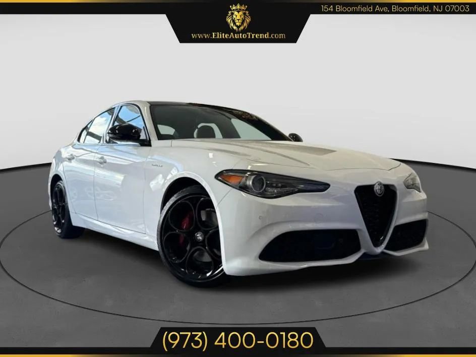 Used 2022 Alfa Romeo Giulia Veloce image 1