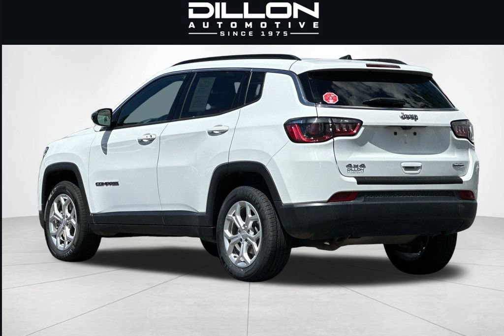 Used 2024 Jeep Compass Latitude AWD/4WD image 6