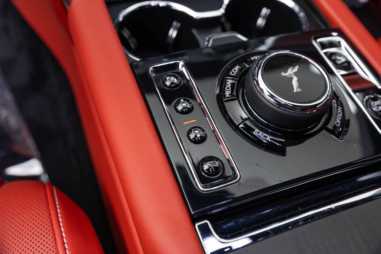 Used 2021 Rolls-Royce Cullinan AWD/4WD image 38