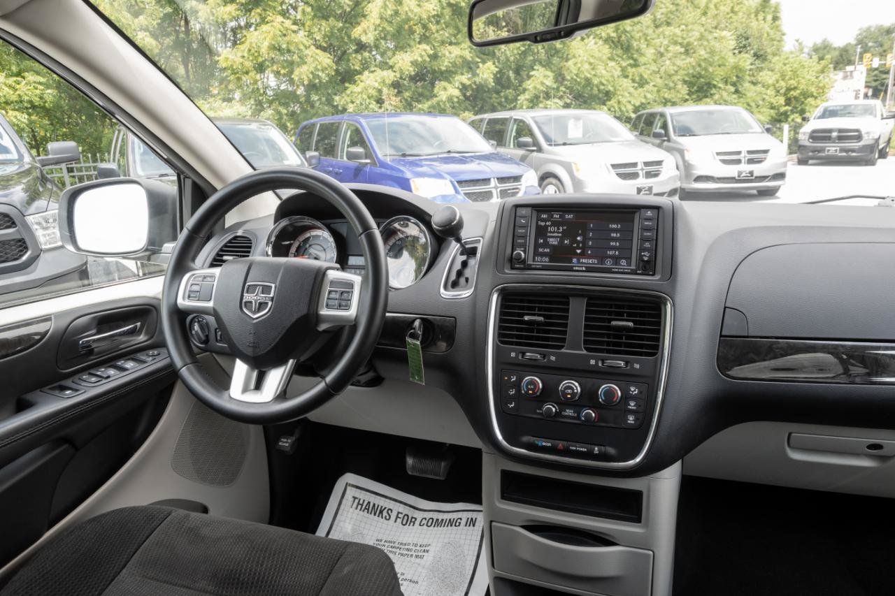 Used 2017 Dodge Grand Caravan SE w/ Power Window Group FWD image 21
