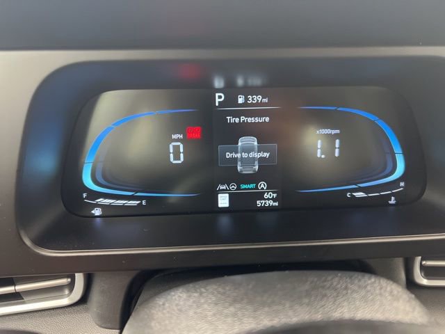 Used 2025 Hyundai Elantra SE image 14