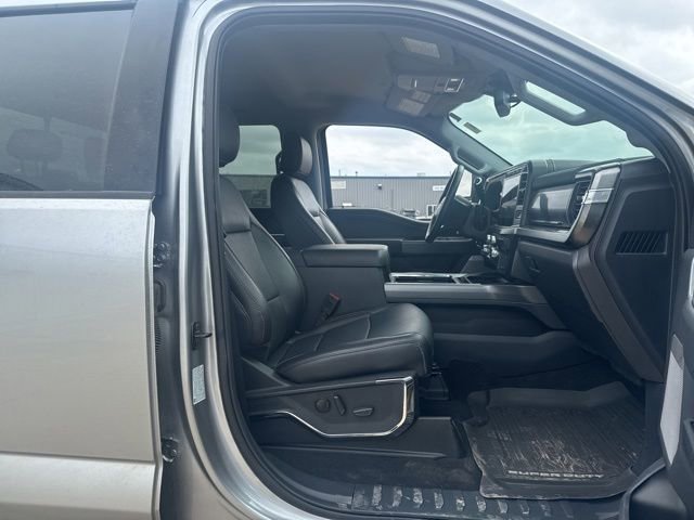 Used 2024 Ford F350 Lariat w/ Black Appearance Package AWD/4WD image 20