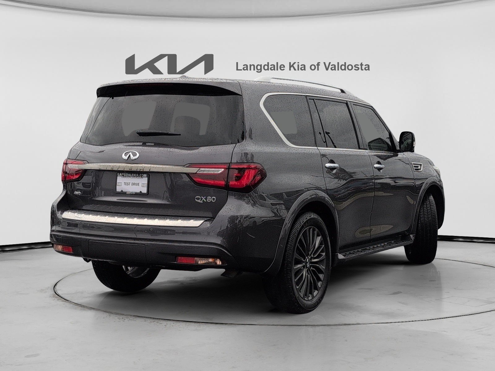 Used 2024 INFINITI QX80 Sensory AWD/4WD image 4