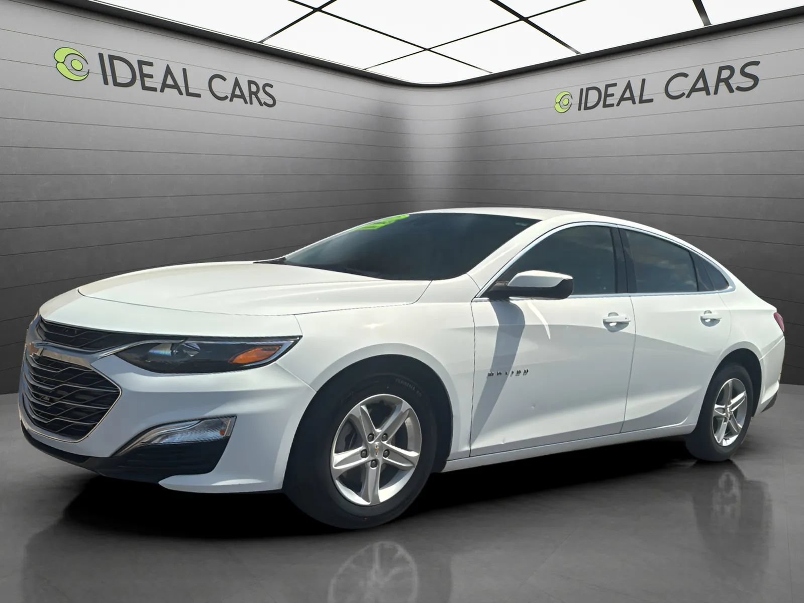 Used 2025 Chevrolet Malibu LS FWD image 1