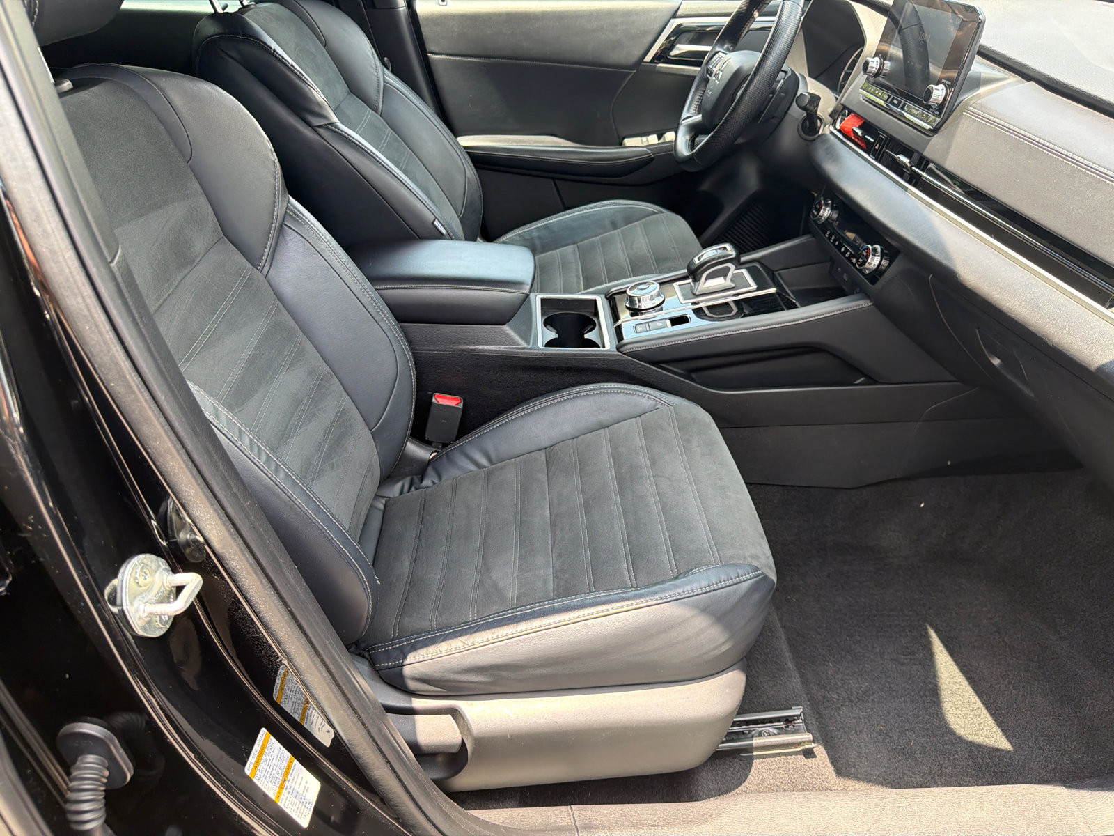 Used 2022 Mitsubishi Outlander SE FWD image 14