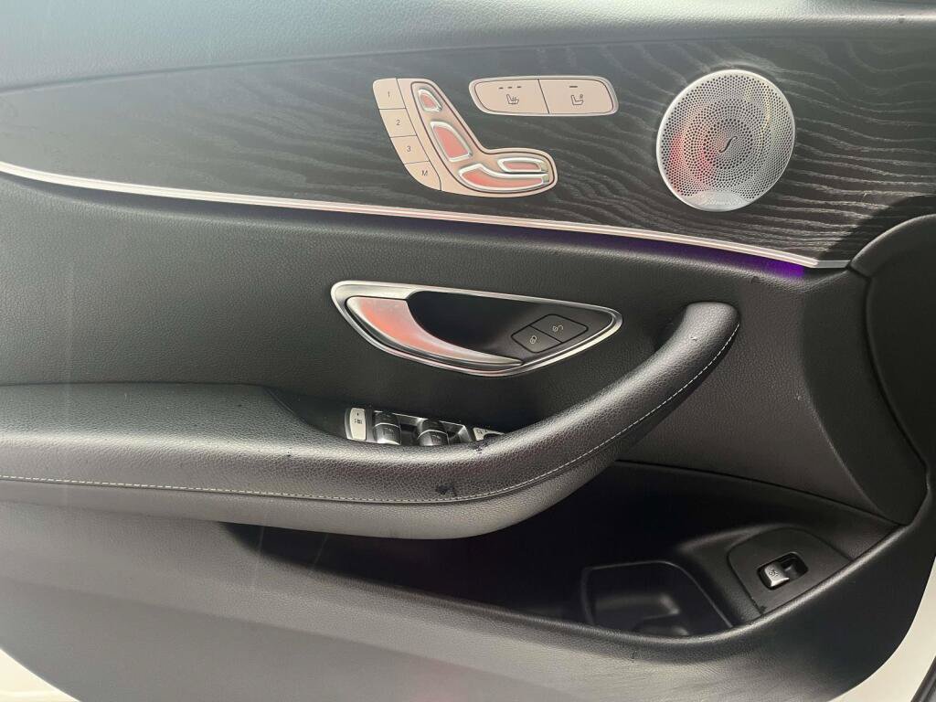 Certified 2018 Mercedes-Benz E 300 4MATIC image 27