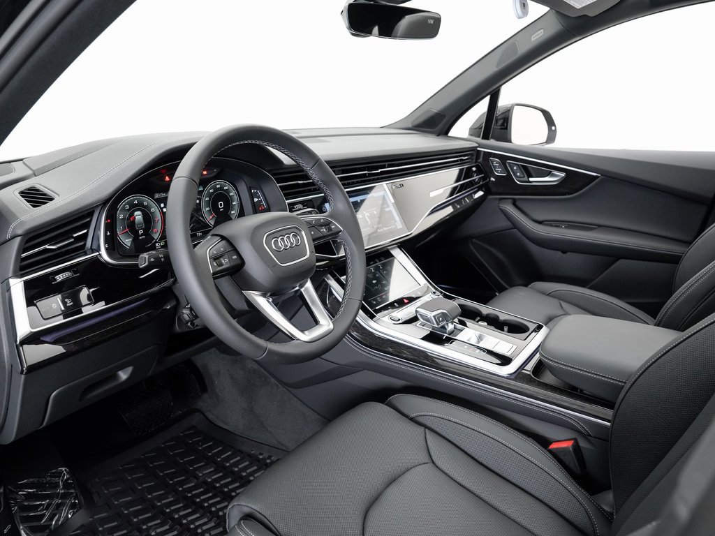 New 2025 Audi Q7 3.0T Prestige image 4