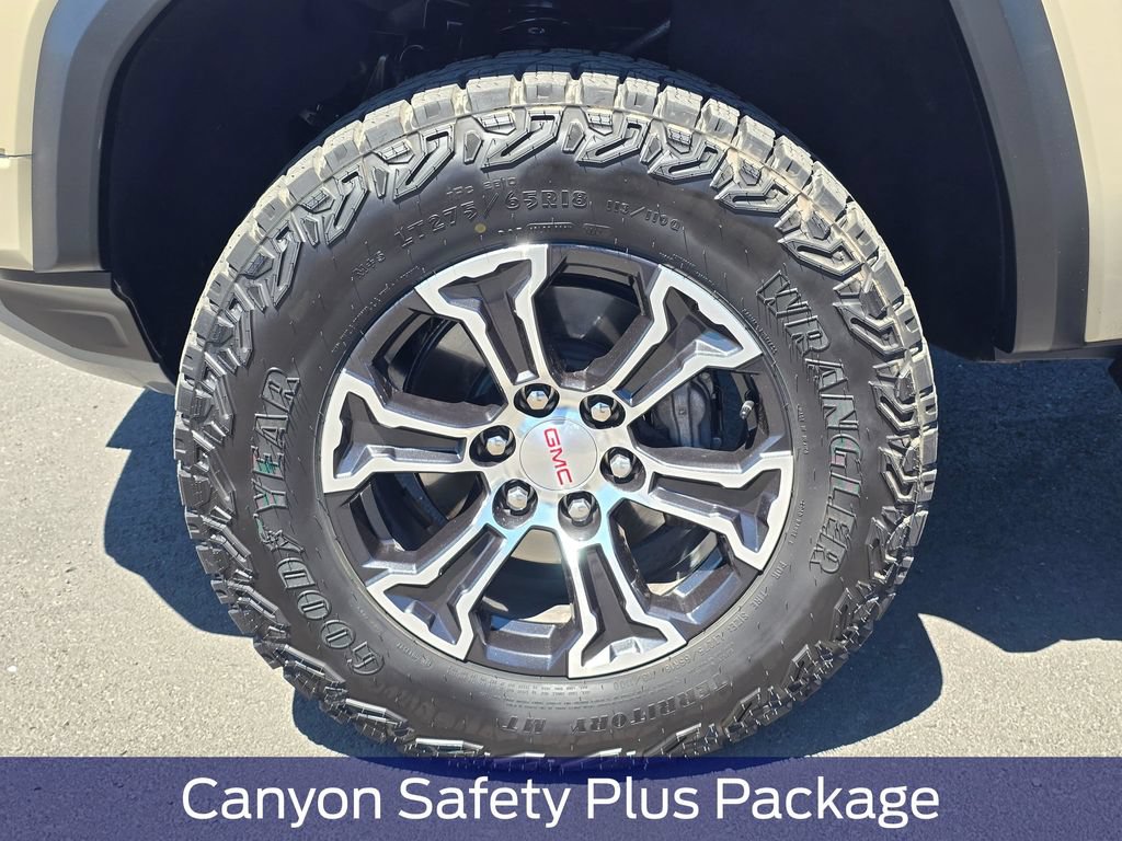 Used 2024 GMC Canyon AT4 w/ LPO, Off Road Lift Package AWD/4WD image 9