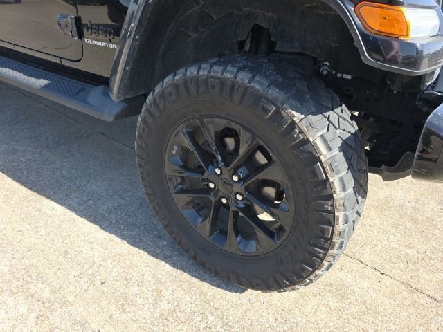 Used 2022 Jeep Gladiator Overland image 4